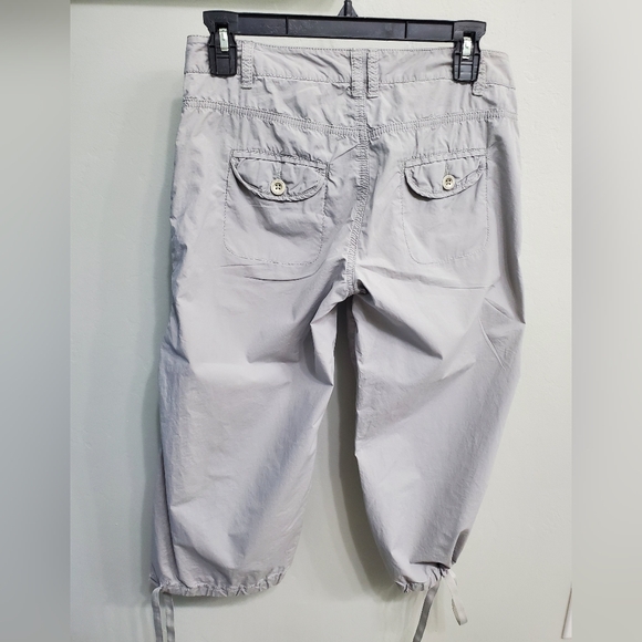 Express Capris - Picture 2 of 3